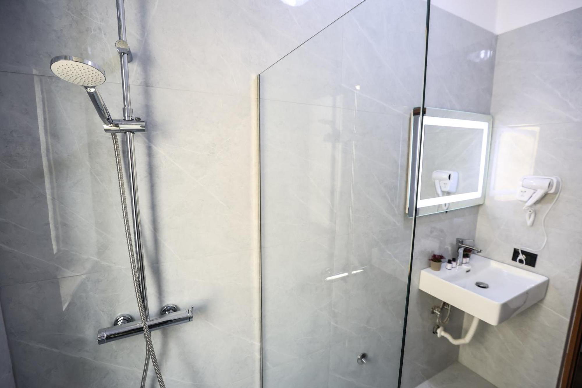 Vila Alizee Hotel Τίρανα Εξωτερικό φωτογραφία